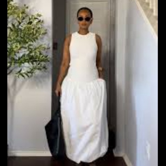 New year sale NWT ZARA POPLIN BALLOON DRESS Size XS
🚨PRICE FIRM NO DISCOUNT - Picture 7 of 8